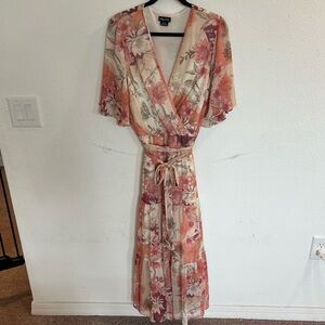 City Chic Women’s Floral Maxi Dress

Size XS/14